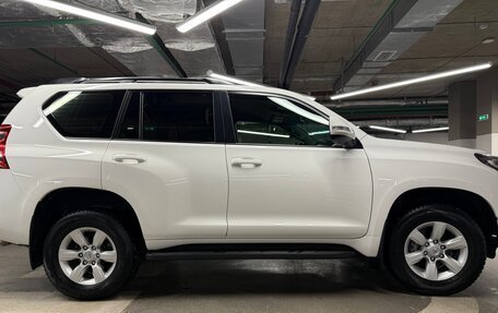 Toyota Land Cruiser Prado 150 рестайлинг 2, 2016 год, 4 400 000 рублей, 5 фотография