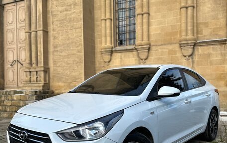 Hyundai Solaris II рестайлинг, 2019 год, 1 180 000 рублей, 1 фотография