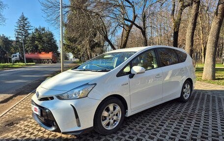 Toyota Prius Alpha I (ZVW40/41), 2017 год, 1 850 000 рублей, 4 фотография