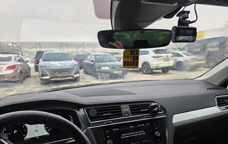 Volkswagen Tiguan II, 2022 год, 3 300 000 рублей, 8 фотография