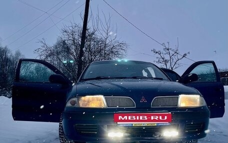 Mitsubishi Carisma I, 2001 год, 300 000 рублей, 3 фотография
