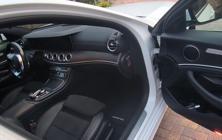 Mercedes-Benz E-Класс, 2020 год, 3 500 000 рублей, 6 фотография