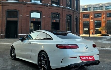 Mercedes-Benz E-Класс, 2017 год, 3 550 000 рублей, 4 фотография