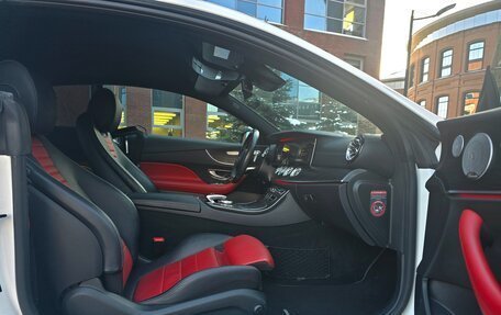 Mercedes-Benz E-Класс, 2017 год, 3 550 000 рублей, 23 фотография