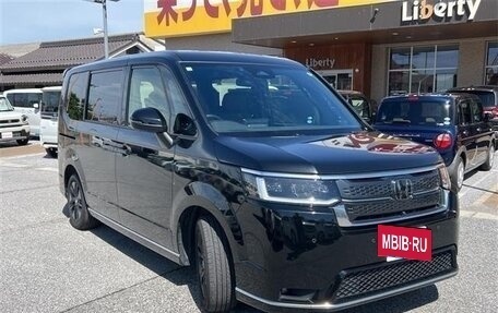 Honda Stepwgn, 2022 год, 1 850 000 рублей, 3 фотография