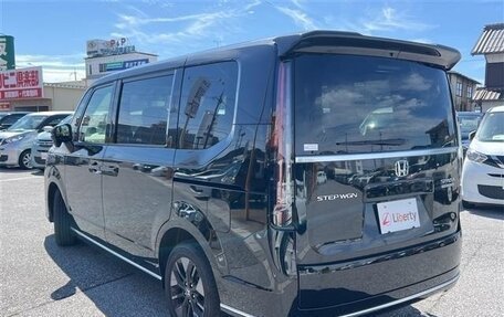 Honda Stepwgn, 2022 год, 1 850 000 рублей, 6 фотография