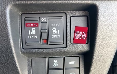 Honda Stepwgn, 2022 год, 1 850 000 рублей, 12 фотография