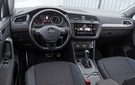 Volkswagen Tiguan II, 2019 год, 2 399 000 рублей, 6 фотография