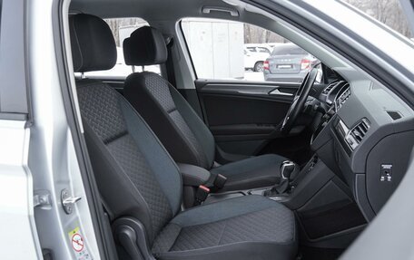 Volkswagen Tiguan II, 2019 год, 2 399 000 рублей, 8 фотография