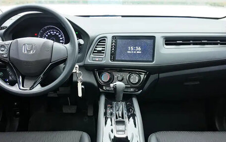 Honda Vezel, 2022 год, 1 140 100 рублей, 8 фотография