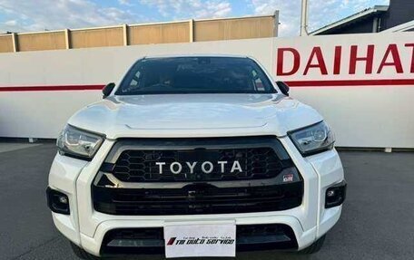 Toyota Hilux VIII, 2023 год, 4 350 000 рублей, 3 фотография