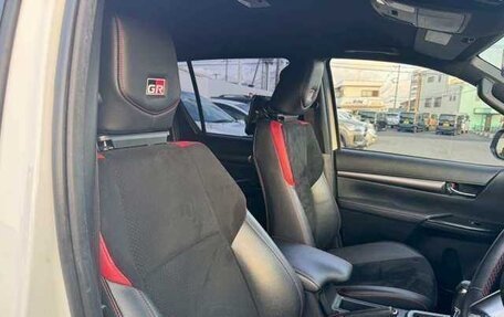 Toyota Hilux VIII, 2023 год, 4 350 000 рублей, 14 фотография