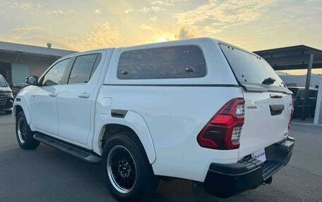 Toyota Hilux VIII, 2023 год, 4 350 000 рублей, 5 фотография