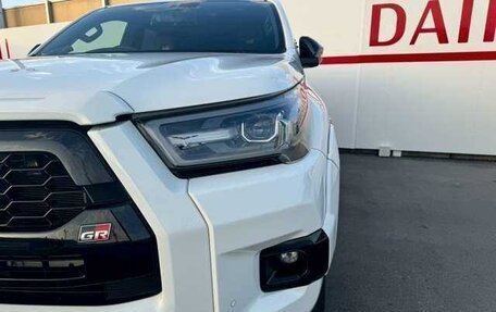 Toyota Hilux VIII, 2023 год, 4 350 000 рублей, 10 фотография