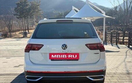 Volkswagen Tiguan II, 2023 год, 3 100 009 рублей, 5 фотография