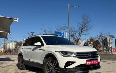 Volkswagen Tiguan II, 2023 год, 3 100 009 рублей, 1 фотография