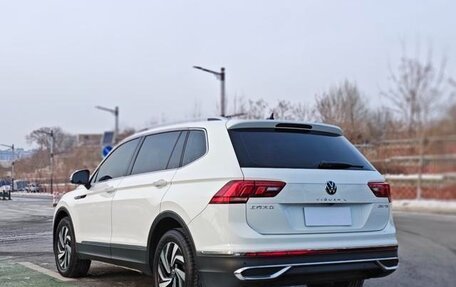 Volkswagen Tiguan II, 2022 год, 2 157 003 рублей, 3 фотография