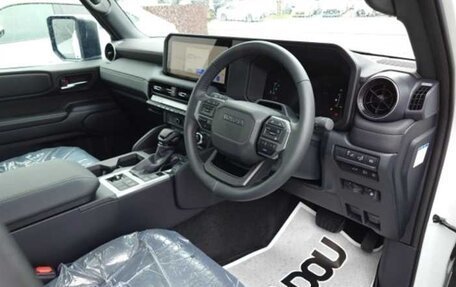 Toyota Land Cruiser Prado, 2024 год, 7 150 000 рублей, 7 фотография