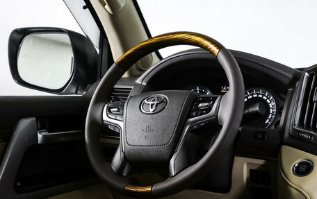 Toyota Land Cruiser 200, 2016 год, 5 474 000 рублей, 17 фотография