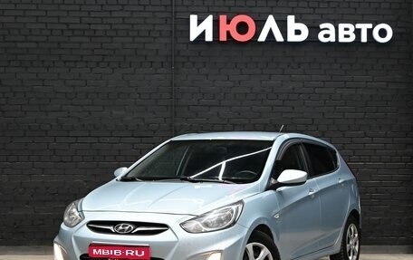 Hyundai Solaris II рестайлинг, 2011 год, 680 000 рублей, 1 фотография