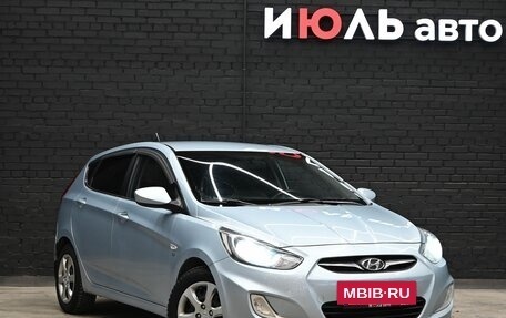 Hyundai Solaris II рестайлинг, 2011 год, 680 000 рублей, 3 фотография
