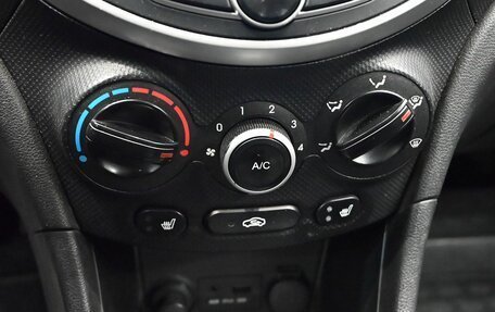 Hyundai Solaris II рестайлинг, 2011 год, 800 000 рублей, 13 фотография