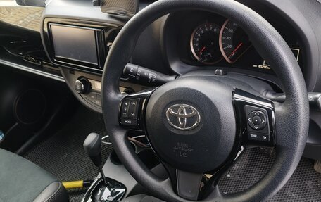 Toyota Vitz, 2019 год, 1 450 000 рублей, 10 фотография