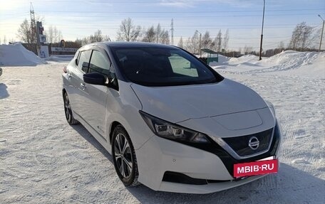 Nissan Leaf II, 2018 год, 1 550 000 рублей, 2 фотография