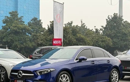 Mercedes-Benz A-Класс, 2020 год, 1 497 830 рублей, 1 фотография