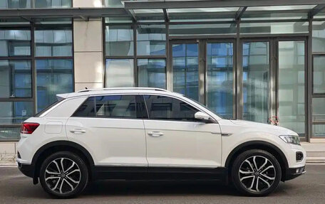 Volkswagen T-Roc I, 2022 год, 1 750 100 рублей, 6 фотография