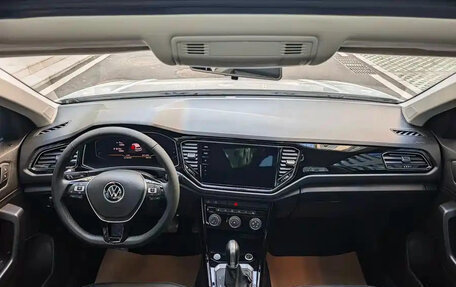 Volkswagen T-Roc I, 2022 год, 1 750 100 рублей, 16 фотография