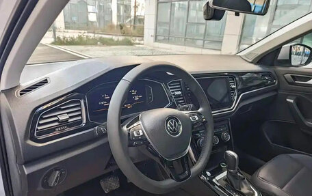 Volkswagen T-Roc I, 2022 год, 1 750 100 рублей, 10 фотография