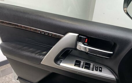 Toyota Land Cruiser 200, 2013 год, 4 400 000 рублей, 18 фотография