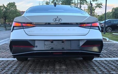 Hyundai Elantra, 2024 год, 1 560 000 рублей, 6 фотография