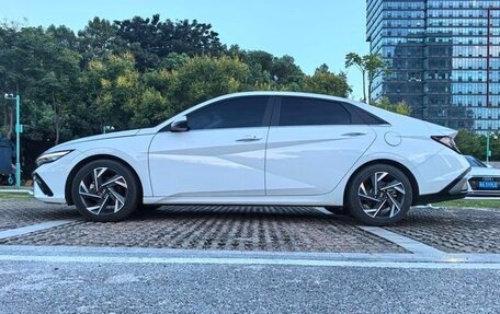 Hyundai Elantra, 2024 год, 1 560 000 рублей, 8 фотография