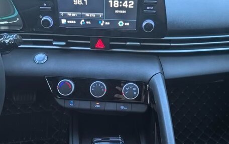 Hyundai Elantra, 2024 год, 1 560 000 рублей, 10 фотография