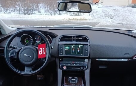 Jaguar F-Pace, 2017 год, 2 100 000 рублей, 6 фотография