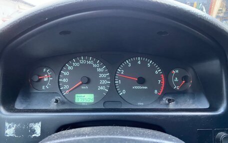 Toyota Avensis III рестайлинг, 2001 год, 230 000 рублей, 4 фотография