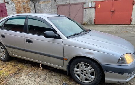 Toyota Avensis III рестайлинг, 2001 год, 230 000 рублей, 9 фотография