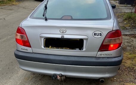 Toyota Avensis III рестайлинг, 2001 год, 230 000 рублей, 5 фотография