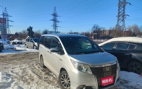 Toyota Esquire I, 2014 год, 1 740 000 рублей, 2 фотография