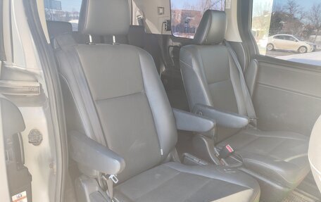 Toyota Esquire I, 2014 год, 1 740 000 рублей, 10 фотография