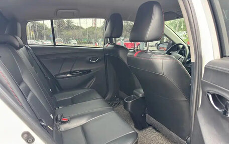 Toyota Yaris XP150 рестайлинг, 2021 год, 1 001 000 рублей, 12 фотография