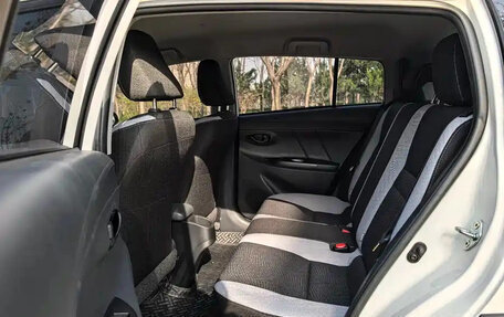 Toyota Yaris XP150 рестайлинг, 2022 год, 1 001 000 рублей, 13 фотография