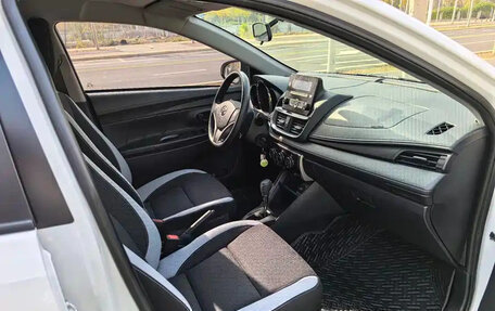 Toyota Yaris XP150 рестайлинг, 2022 год, 1 001 000 рублей, 16 фотография