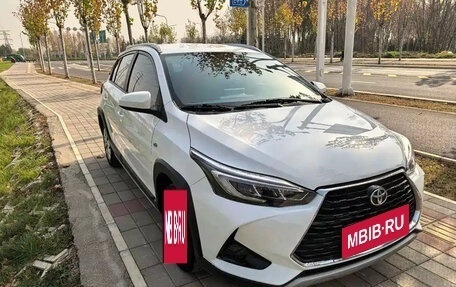 Toyota Yaris XP150 рестайлинг, 2022 год, 1 001 000 рублей, 3 фотография