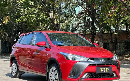 Toyota Yaris XP150 рестайлинг, 2021 год, 1 001 000 рублей, 2 фотография