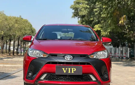 Toyota Yaris XP150 рестайлинг, 2021 год, 1 001 000 рублей, 3 фотография