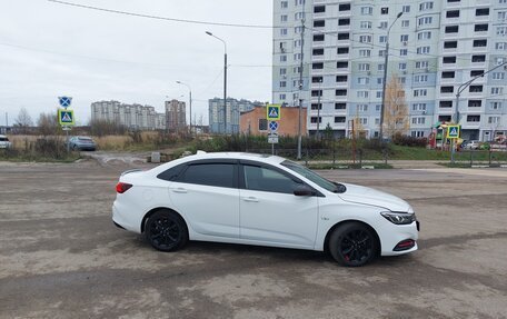 Chevrolet Monza, 2020 год, 1 800 000 рублей, 3 фотография