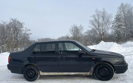 Volkswagen Vento, 1992 год, 130 000 рублей, 4 фотография